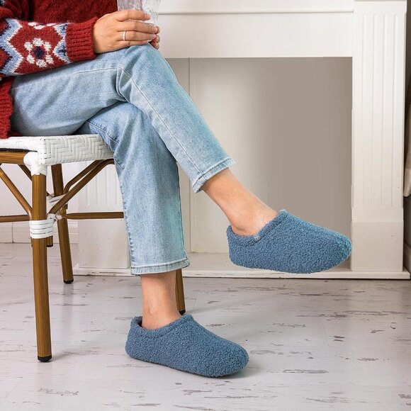 Women's Fuzzy Curly Fur Memory Foam Loafer Slippers with Polar Fleece Lining - Picture 2 of 6